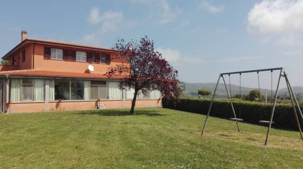 locale commerciale in vendita a Cerveteri