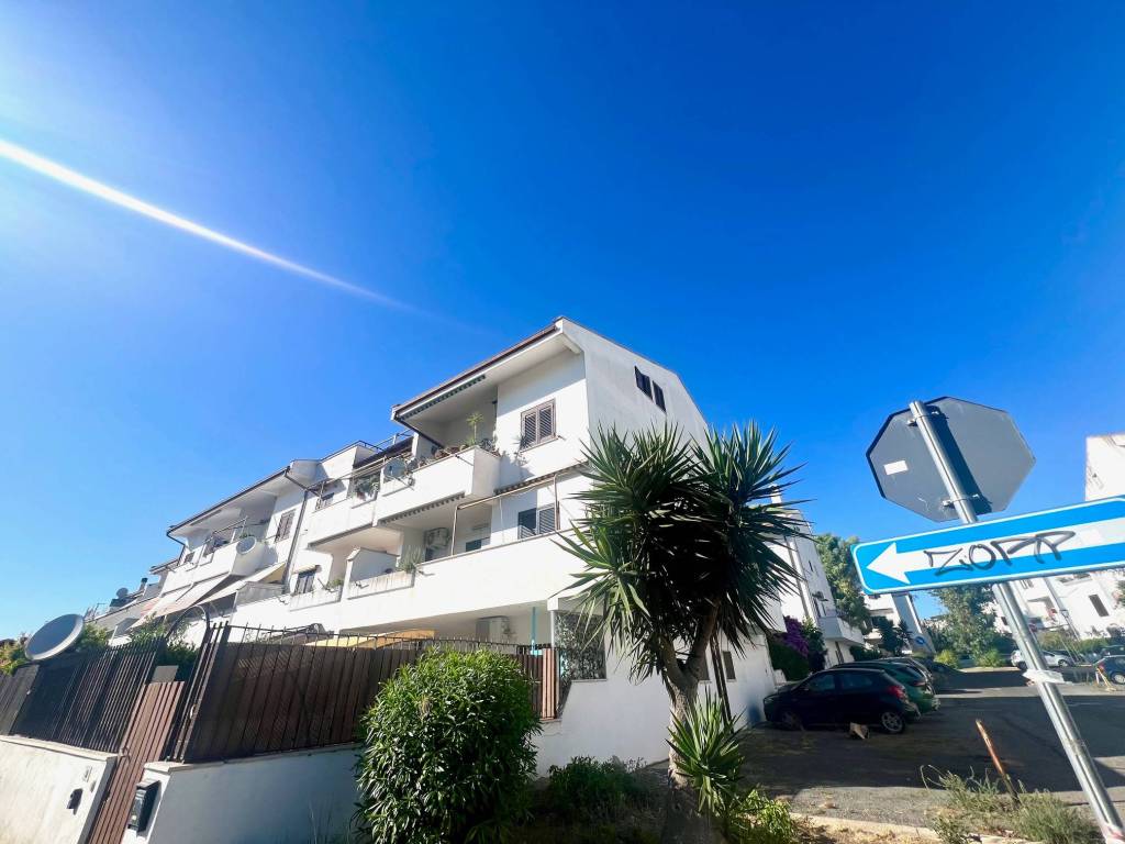 appartamento in vendita a Cerveteri in zona Marina di Cerveteri