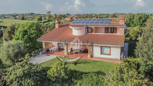casa indipendente in vendita a Cerveteri