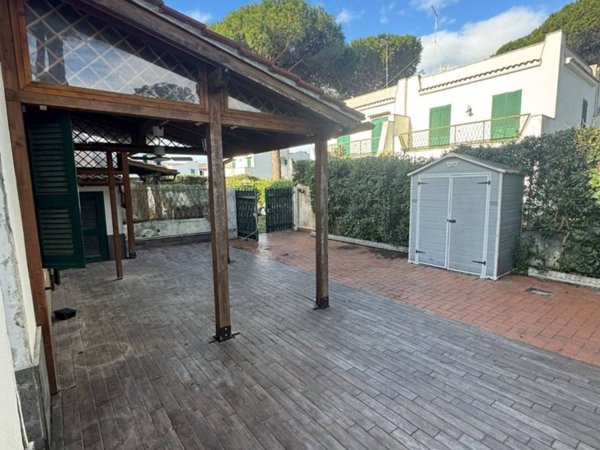 casa indipendente in vendita a Cerveteri in zona Cerenova