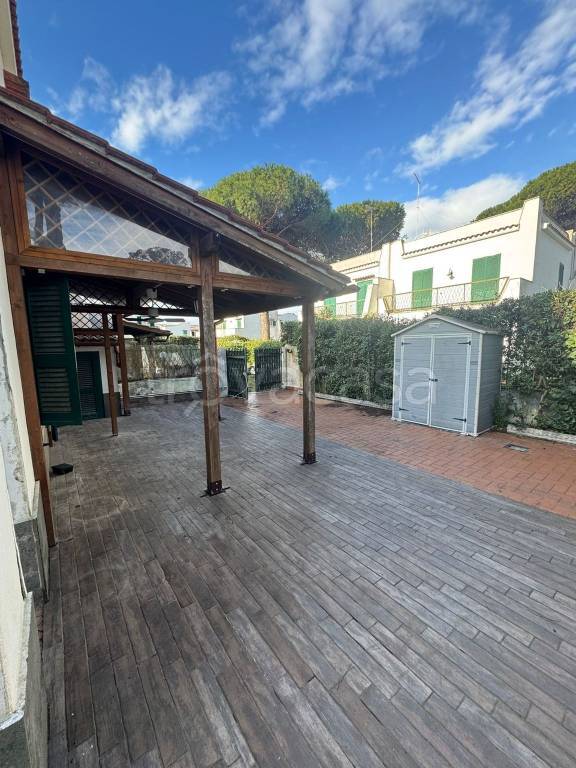 casa indipendente in vendita a Cerveteri in zona Cerenova
