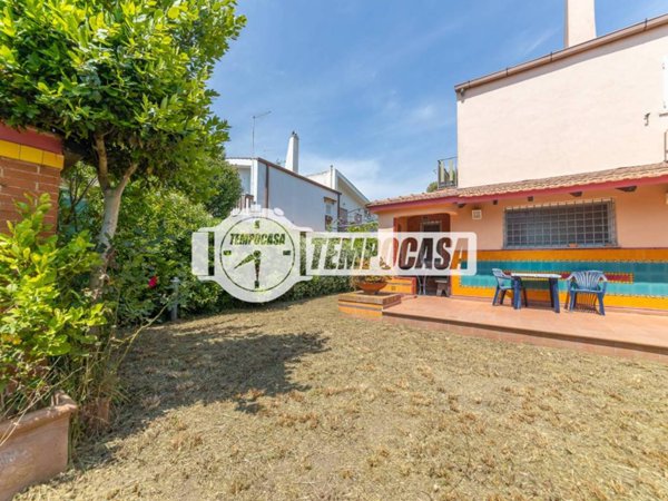 casa indipendente in vendita a Cerveteri in zona Marina di Cerveteri