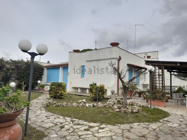 casa indipendente in vendita a Cerveteri in zona Campo di Mare