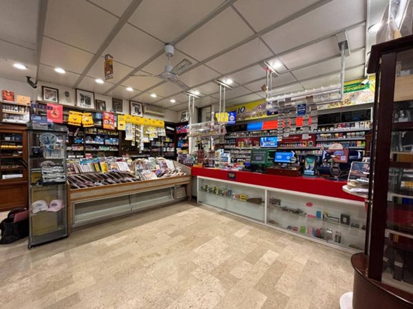 negozio in vendita a Cerveteri in zona Cerenova