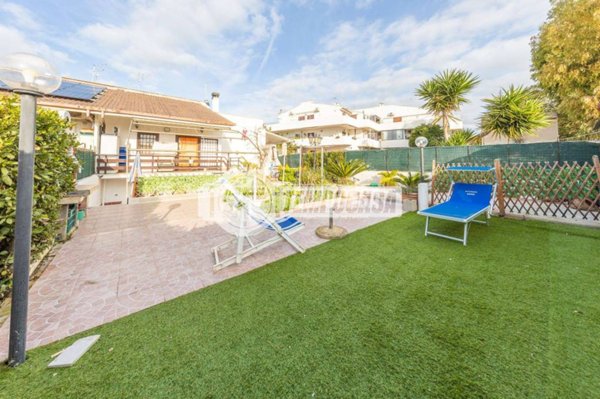 casa indipendente in vendita a Cerveteri in zona Cerenova