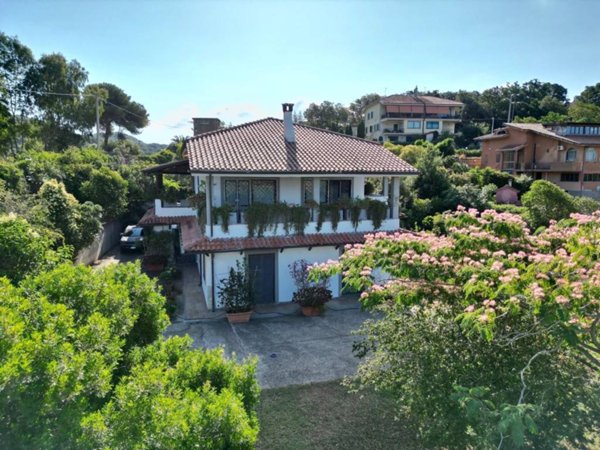 casa indipendente in vendita a Cerveteri in zona Sasso