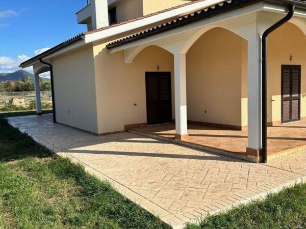 casa indipendente in vendita a Cerveteri in zona Furbara