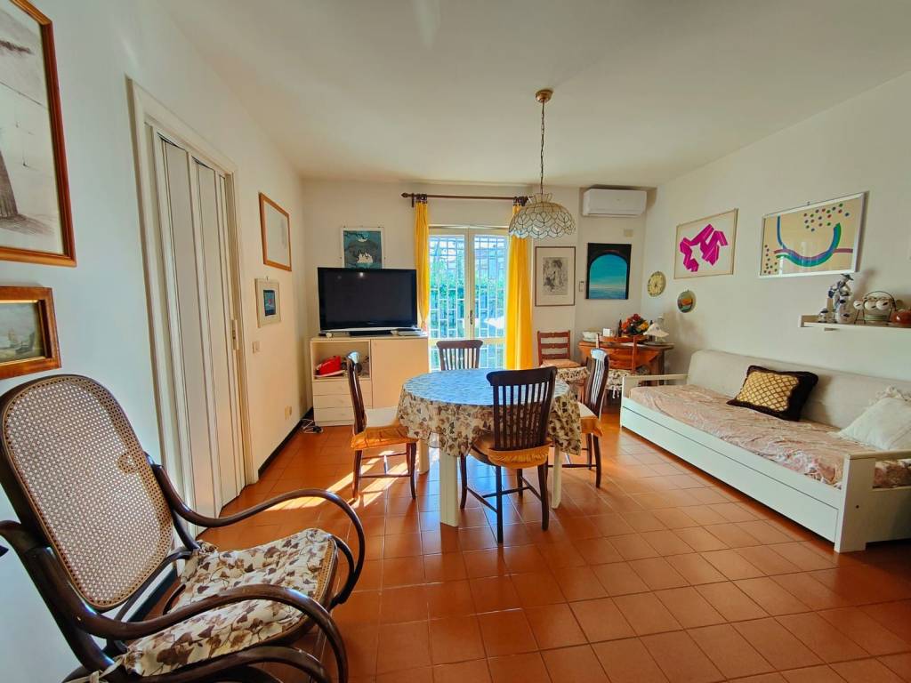 appartamento in vendita a Cerveteri in zona Cerenova