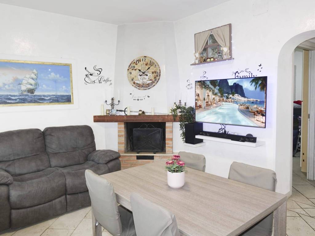 appartamento in vendita a Cerveteri in zona Cerenova