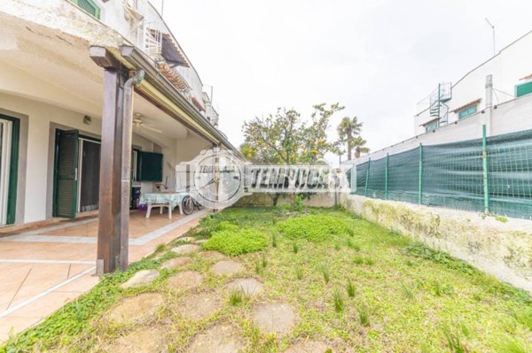 casa indipendente in vendita a Cerveteri in zona Cerenova