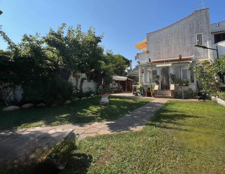 casa indipendente in vendita a Cerveteri in zona Cerenova