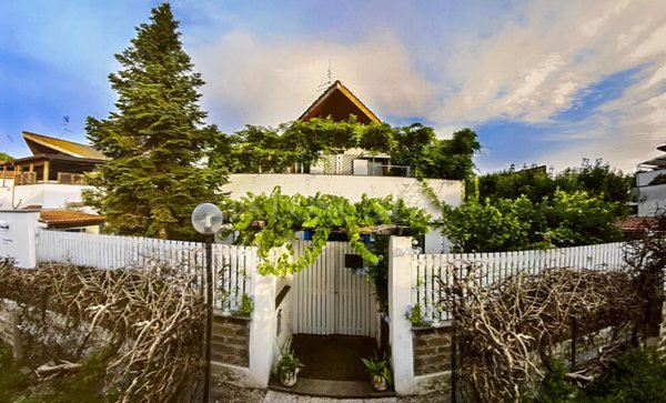 casa indipendente in vendita a Cerveteri