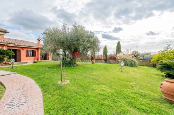 casa indipendente in vendita a Cerveteri in zona Marina di Cerveteri