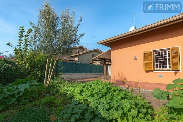 casa indipendente in vendita a Cerveteri in zona Cerenova