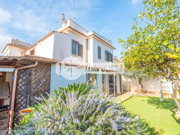 casa indipendente in vendita a Cerveteri in zona Cerenova
