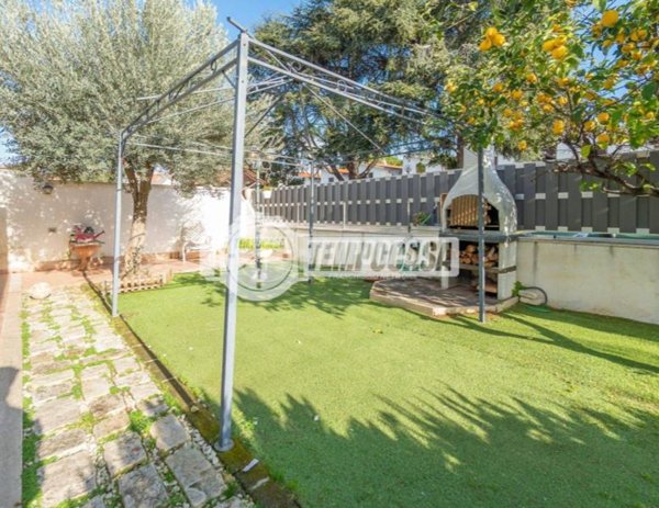 villa in vendita a Cerveteri in zona Cerenova
