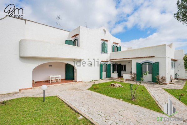 casa indipendente in vendita a Cerveteri in zona Cerenova