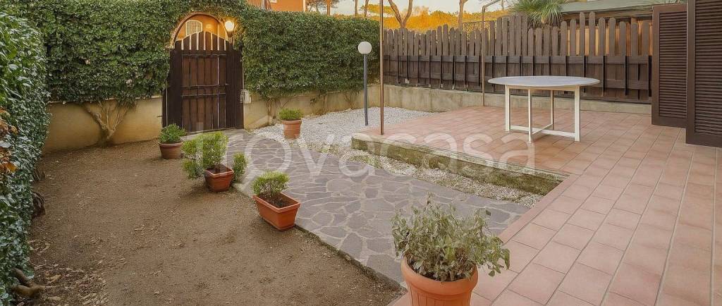 appartamento in vendita a Cerveteri in zona Marina di Cerveteri