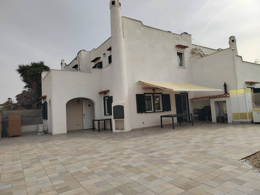 casa indipendente in vendita a Cerveteri in zona Marina di Cerveteri