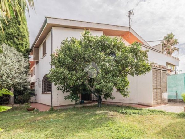 casa indipendente in vendita a Cerveteri