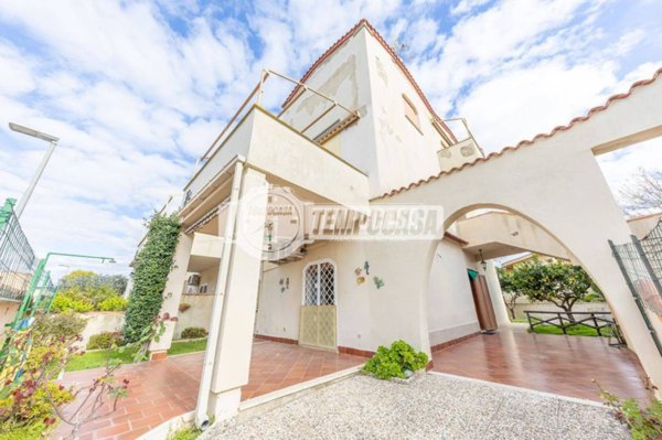 appartamento in vendita a Cerveteri in zona Marina di Cerveteri