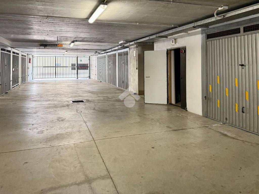 locale di sgombero in vendita a Cerveteri