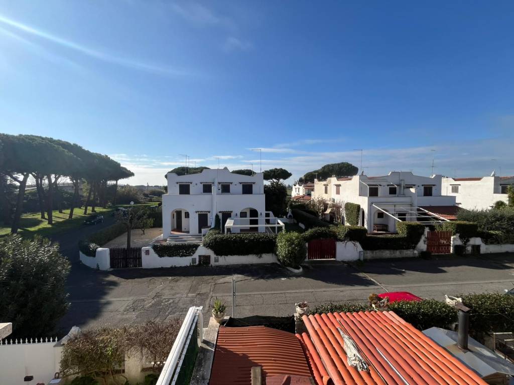 casa indipendente in vendita a Cerveteri in zona Cerenova