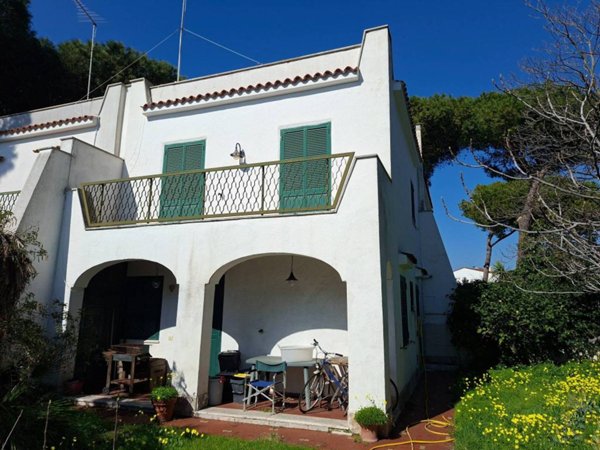 casa indipendente in vendita a Cerveteri in zona Cerenova