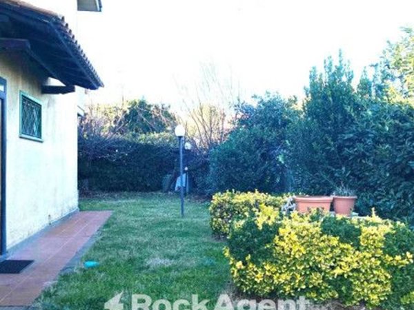 casa indipendente in vendita a Cerveteri in zona Valcanneto