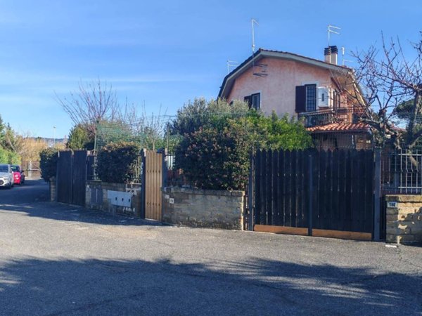 casa indipendente in vendita a Cerveteri
