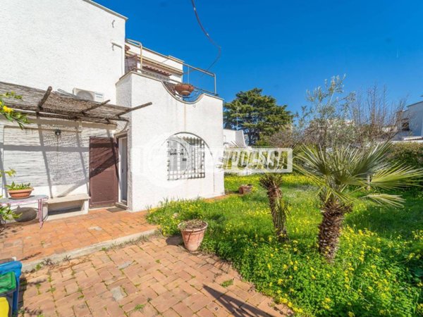 casa indipendente in vendita a Cerveteri in zona Cerenova