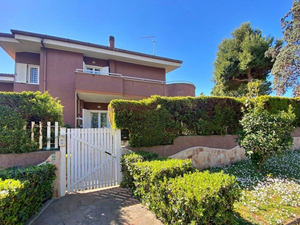 casa indipendente in vendita a Cerveteri in zona Valcanneto