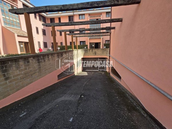 locale di sgombero in vendita a Cerveteri