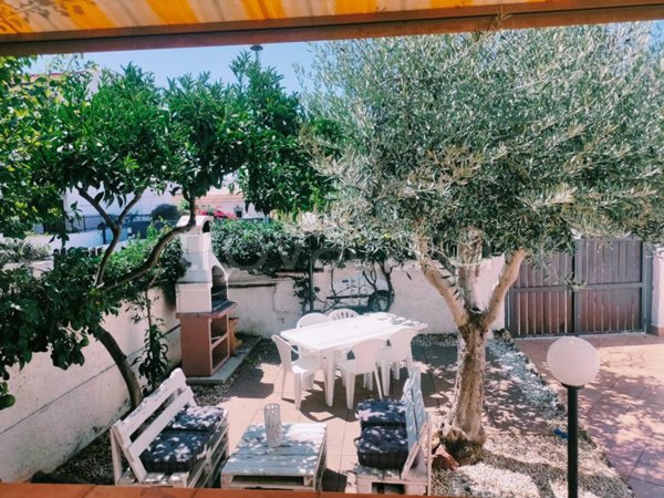 casa indipendente in vendita a Cerveteri in zona Marina di Cerveteri