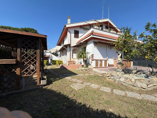 appartamento in vendita a Cerveteri in zona Zambra