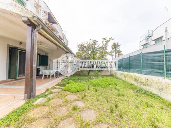 casa indipendente in vendita a Cerveteri in zona Cerenova