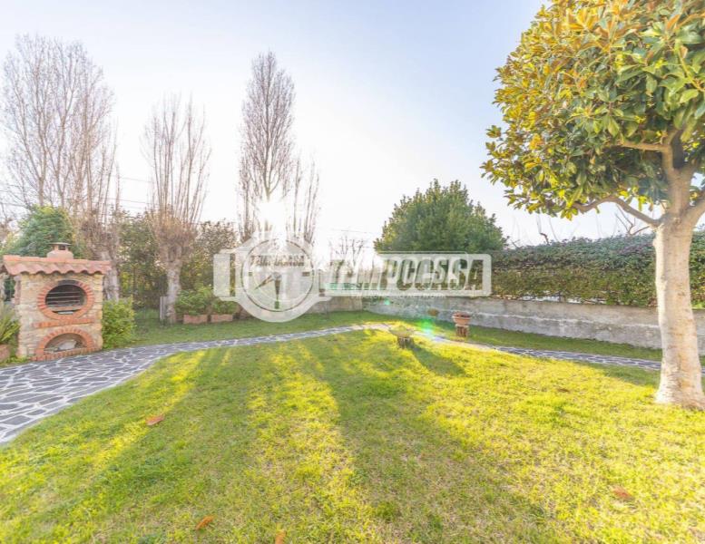 casa indipendente in vendita a Cerveteri in zona Cerenova