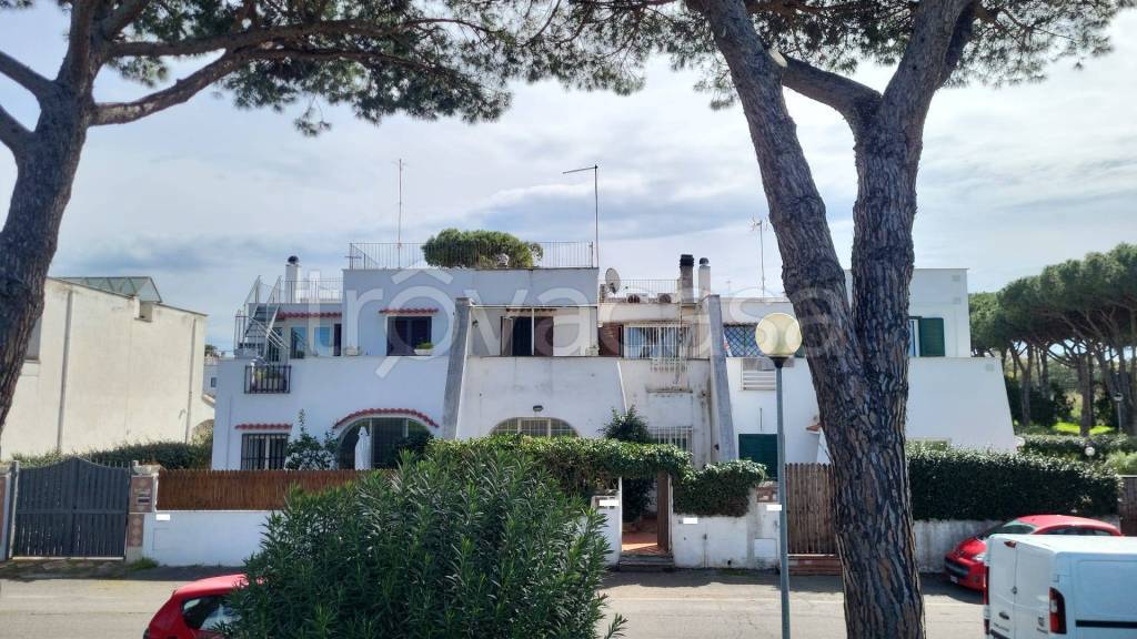 casa indipendente in vendita a Cerveteri in zona Cerenova