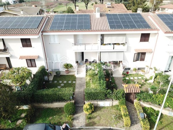 casa indipendente in vendita a Cerveteri in zona Valcanneto