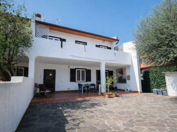 casa indipendente in vendita a Cerveteri in zona Valcanneto