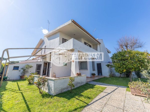 casa indipendente in vendita a Cerveteri in zona Cerenova