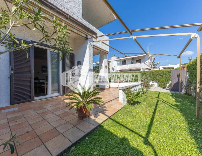casa indipendente in vendita a Cerveteri in zona Cerenova