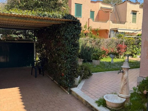 casa indipendente in vendita a Cerveteri in zona Campo di Mare