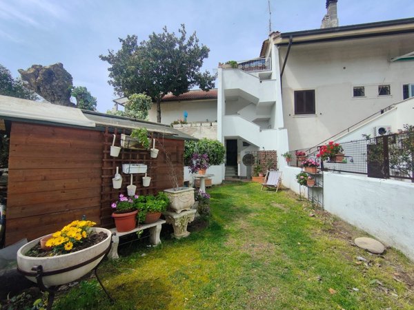 appartamento in vendita a Cerveteri in zona Cerenova