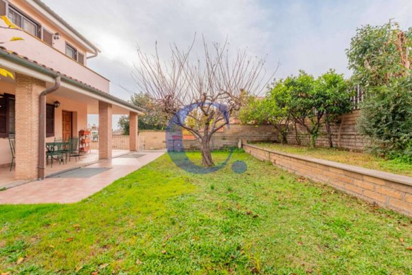 casa indipendente in vendita a Cerveteri