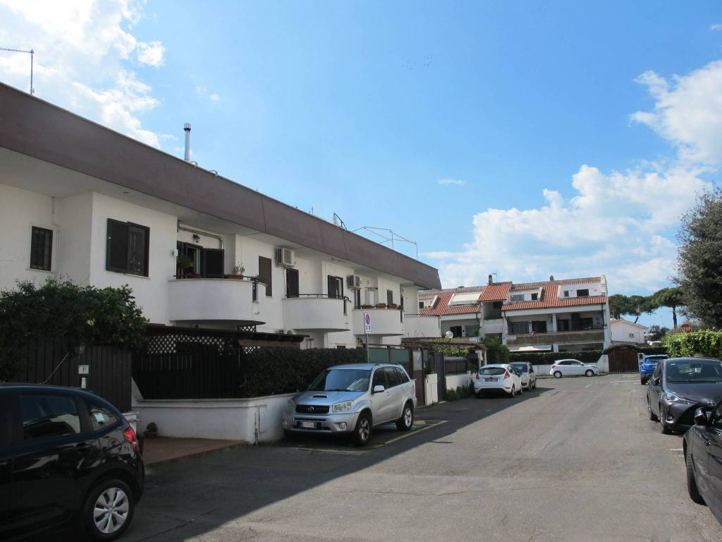 appartamento in vendita a Cerveteri in zona Marina di Cerveteri