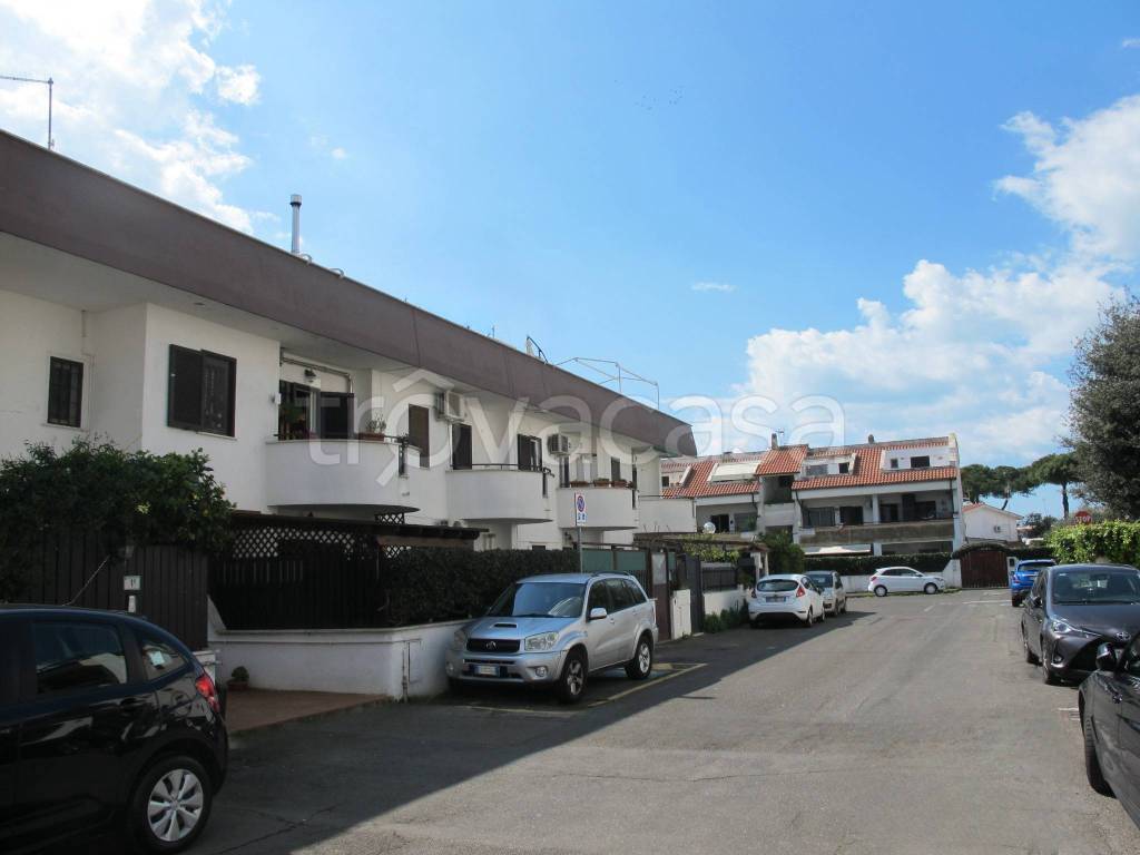 appartamento in vendita a Cerveteri in zona Marina di Cerveteri