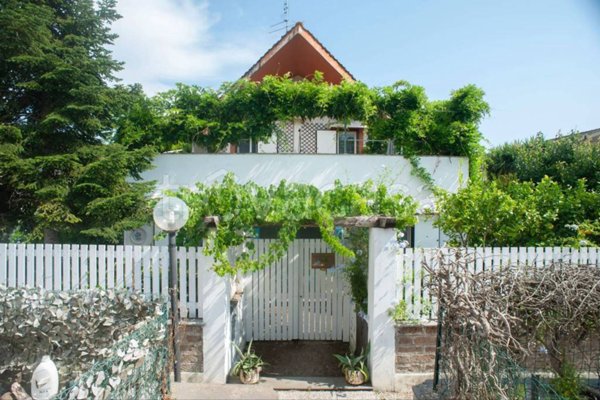 casa indipendente in vendita a Cerveteri