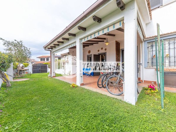 casa indipendente in vendita a Cerveteri in zona Cerenova