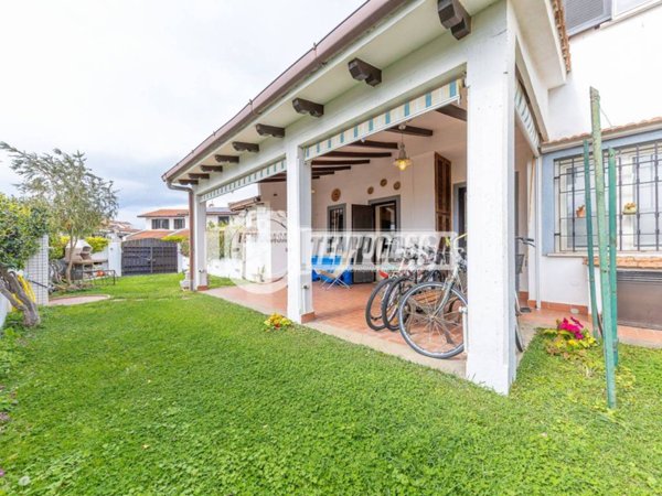 casa indipendente in vendita a Cerveteri in zona Cerenova